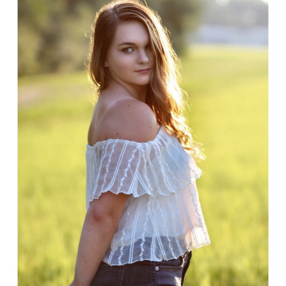 LA HEARTS Lace Off the Shoulder Crop Top Small